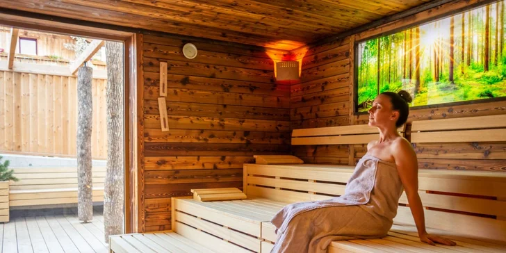 Môžete využívať aj Lesné wellness s panoramatickou saunou.