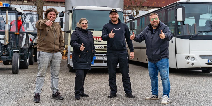 I tady vás čeká kompletní zážitek! Zkusíte si také např. nastavení výšky podvozku či couvání.