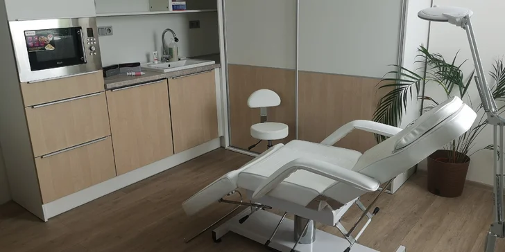 Na výběr máte ošetření kmenovými buňkami, biorevitalizaci nebo výplň kyselinou hyaluronovou.