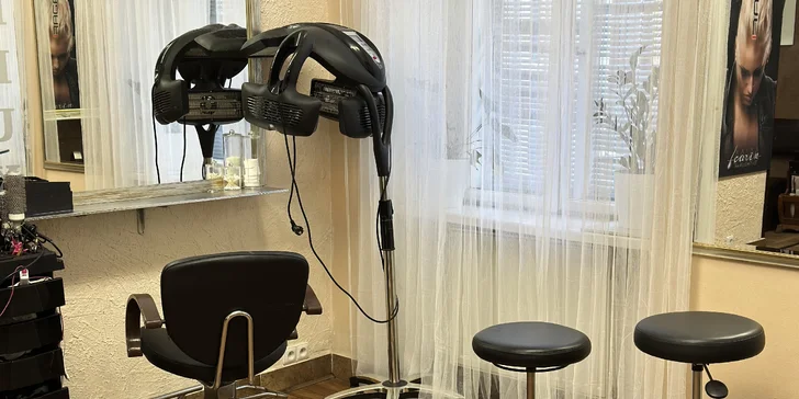 Součástí balíčků je vždy mytí, regenerace, střih, foukaná a styling.