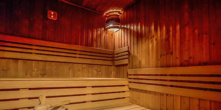  Najdete tu parní a finskou sauna, vířivku a odpočinkovou zónu. 
