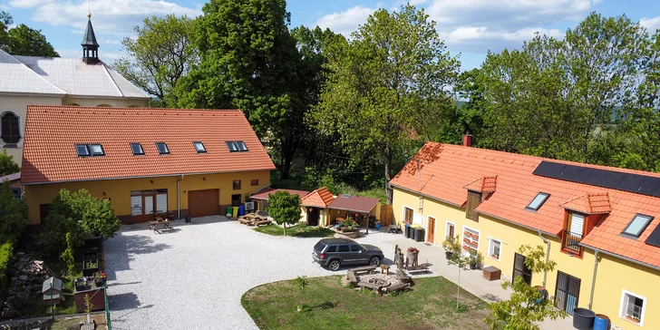 Pobyt na statku pod Brdmi: vybavené apartmány až pre 5 osôb aj vychádzka na koňoch