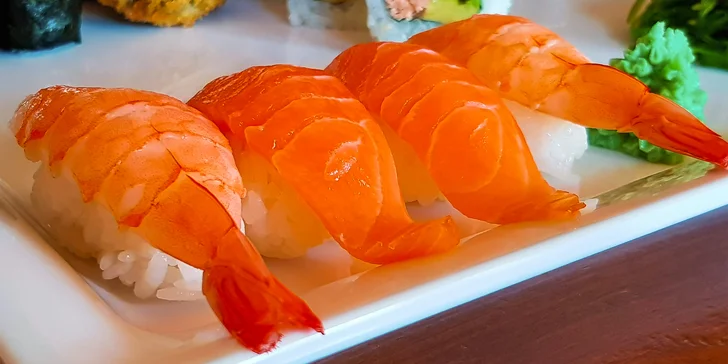 Sushi si objednáte telefonicky.