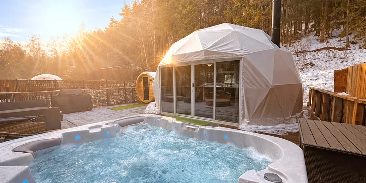 Luxusná glampingová kupola na východe Čiech so saunou a vírivkou aj raňajkami