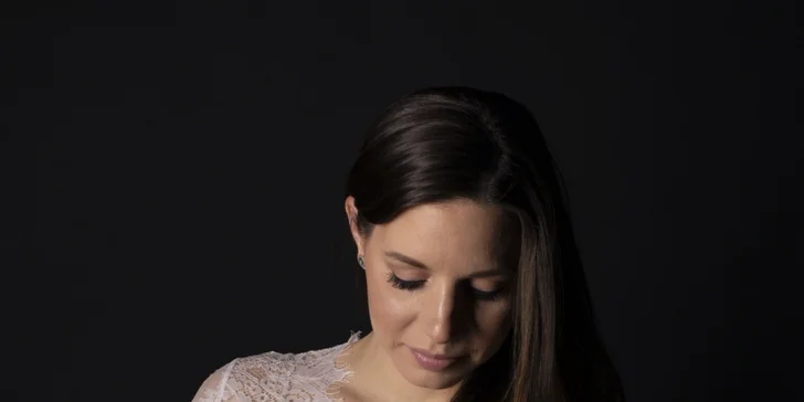 Těhotenské fotky patří mezi nejčastější styl, který fotograf fotí ve svém ateliéru.