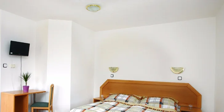 Pokoje jsou elegantně zařízeny, poskytnou dokonalé pohodlí každému turistovi.