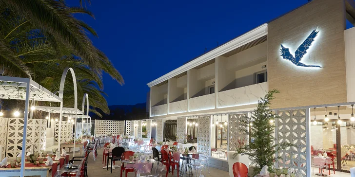 V hotelovém komplexu najdete 3 restaurace a 3 bary.