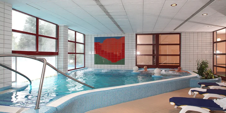 Nad rámec pobytu si môžete priplatiť aj za ďalšie liečebné a relaxačné procedúry, ako sú masáže alebo fyzioterapia.