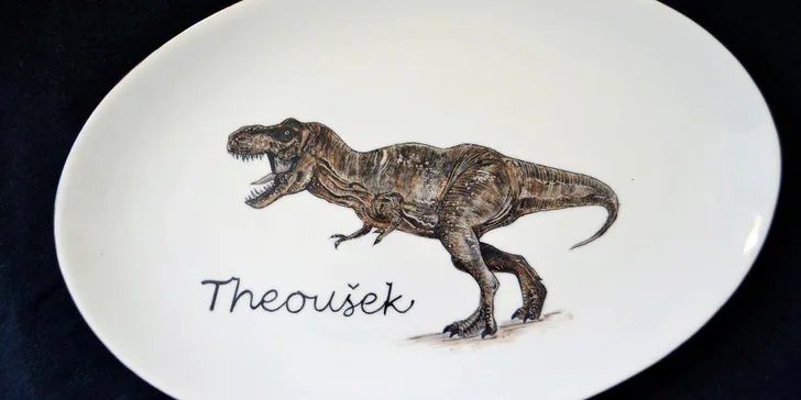 Z příjemně stráveného odpoledne si odnesete každý 2 vlastnoručně ozdobené kousky porcelánu.