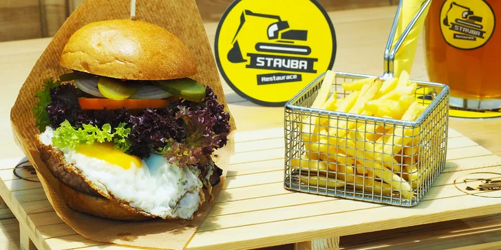 Dělají tu verze se sýrem i slaninou, masové i vegetariánské a třeba i kachní či s cibulovými kroužky.