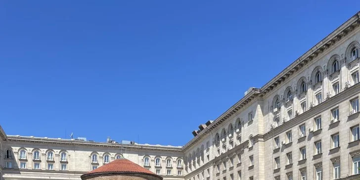 Čekají vás nejen slavné památky, ale i toulky zelenými parky nebo výlet do hor, ze kterých budete mít celou metropoli jako na dlani.