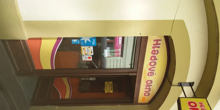 Hladové okno najdete přímo v centru města.