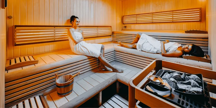 V saunovém světě je finská a bio sauna a parní aromalázeň. 