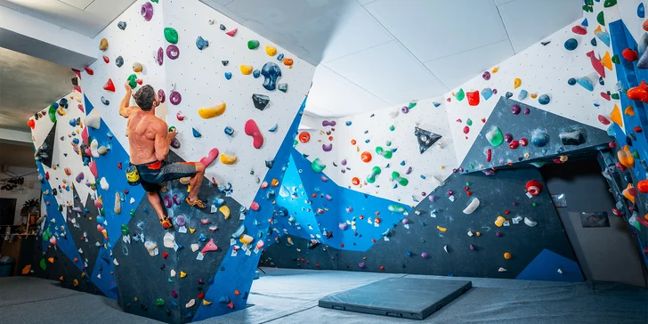 Bouldering: vstup na lezeckou stěnu s vybavením i zaškolením pro 1-2 osoby