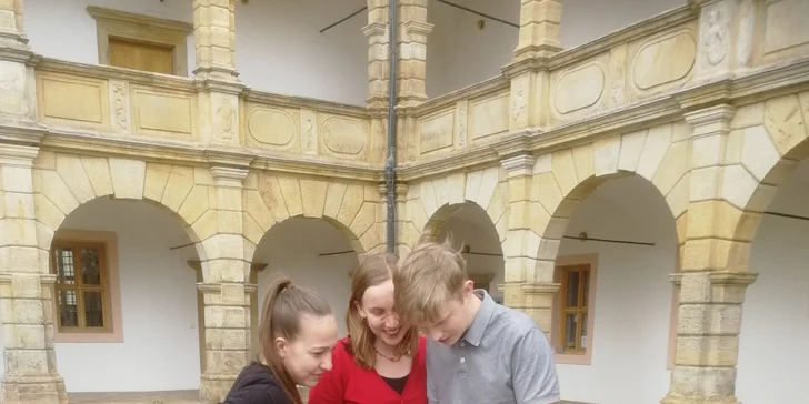 Přesunete se do Moravské Třebové do roku 1616. Majitelem panství je Ladislav Velen ze Žerotína, jenž je považován za významného moravského aristokrata a velkého mecenáše tajných věd.