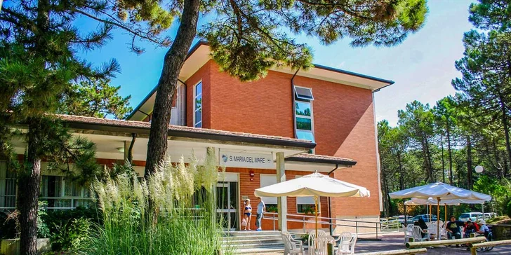 Holiday resort Bella Italia stojí na krásném místě v borovicovém lese.