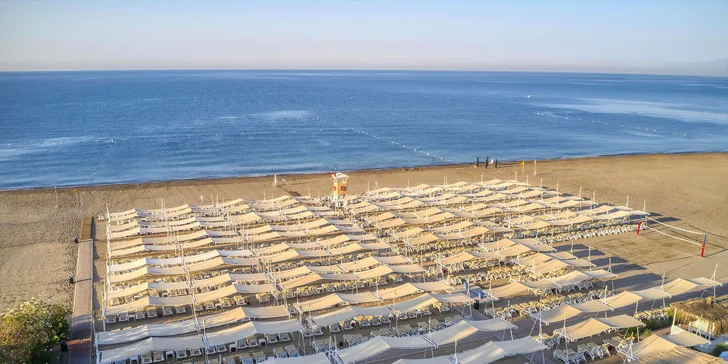 Resort nabízí perfektní spojení luxusního ubytování a radovánek na jedné z nejvyhlášenějších pláží světa.