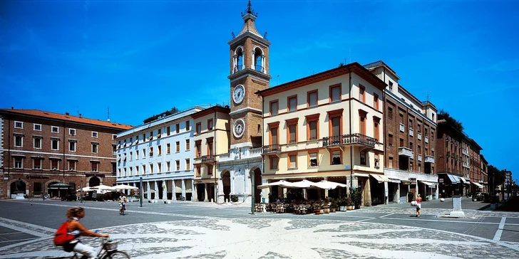 Rimini, Piazza Tre Martiri