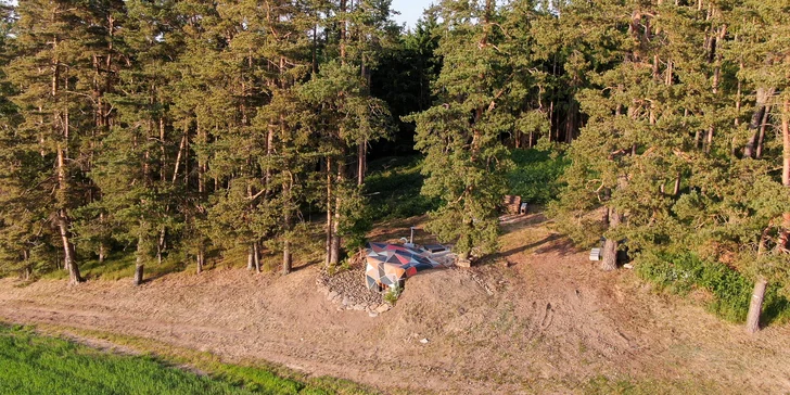 Auto můžete nechat zaparkované na některém z doporučených míst a zbylý kousek dojít k bunkru pěšky.