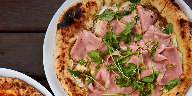 V ponuke je aj pizza.