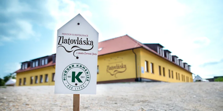 U penzionu zdarma zaparkujete. 