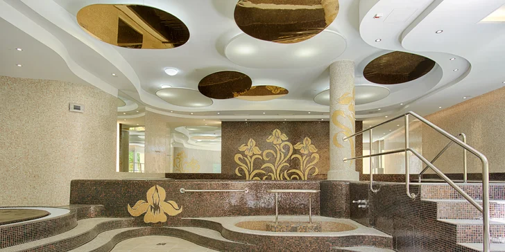 Ve wellness vás čeká bazén s mořskou solí, vířivka, finská a parní sauna.