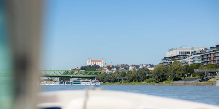 Vychutnajte si historické centrum z iného uhla, počas hodinovej plavby budete mať panorámu mesta ako na dlani.