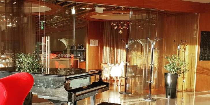 Spoustu zajímavých aktivit (ať už sportovních, nebo relaxačních) nabízí i okolí hotelu.