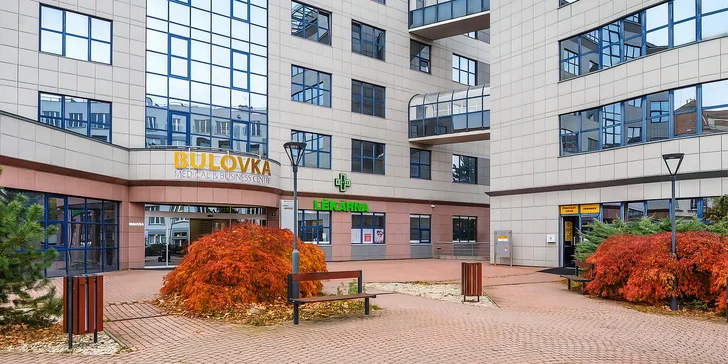 Ordinaci najdete v Bulovka medical & business centre v Libni. 