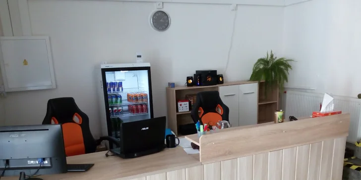 Od obchodního centra Mercury dělí hernu asi 300 metrů. 