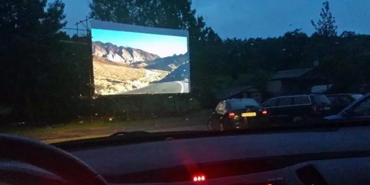 Zvuk si naladíte přes rádio, a tak vám žádná super hláška neunikne. 