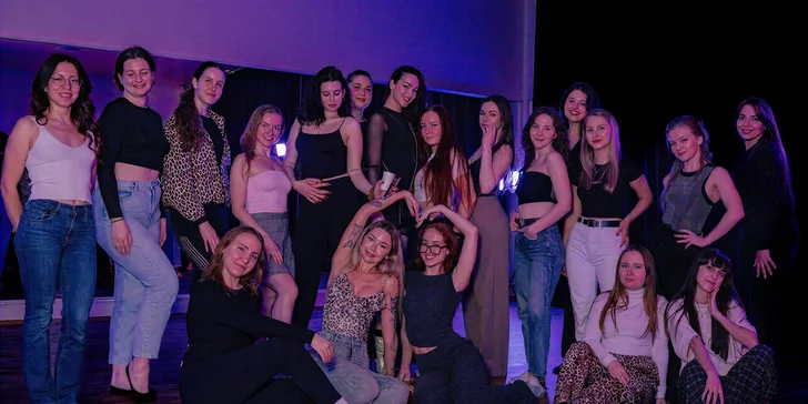 Naučíte se nejen tančit na podpatcích, ale také jinak vnímat své tělo, jeho sílu, eleganci a svobodu pohybu.