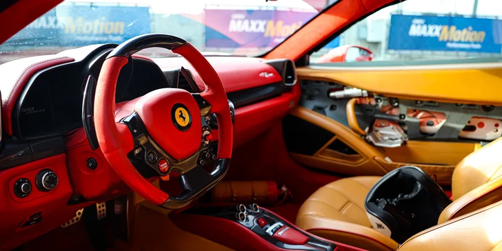 FERRARI 458 ITALIA