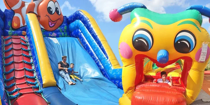 Hopsací ráj pro děti: 1-5 celodenních řádění v nafukovacím parku Líšeňáček