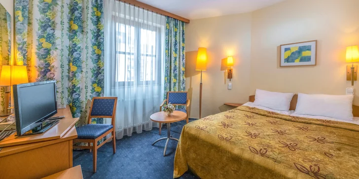 Blízko centra města stojí hotel Corvin, v jehož budově Sissi*** se ubytujete.