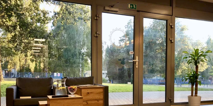 Pokud pojedete MHD, je to sem 10 minut pěšky z tramvaje Burianovo náměstí nebo Tererova a 5 minut ze zastávky trolejbusu Jindřichova.