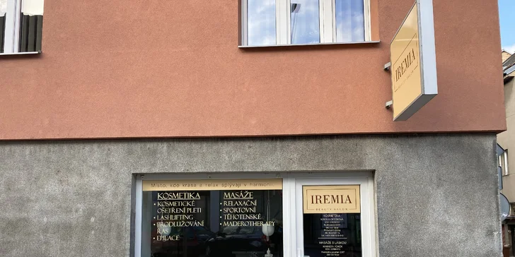 Studio se nachází cca 4 minuty chůze od zastávky Tábor, U Reálky.