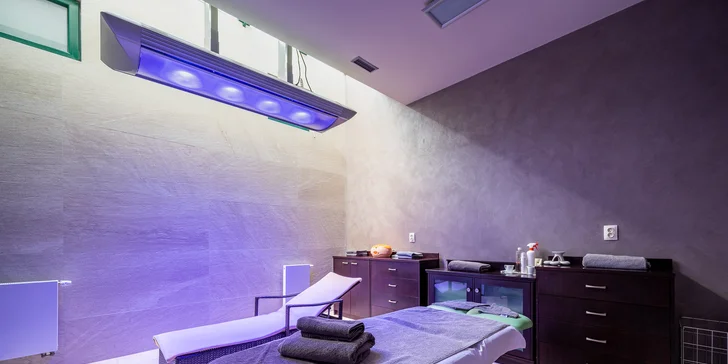 Wellness balíček zahrnuje i perličkovou koupel a dva zábaly. 