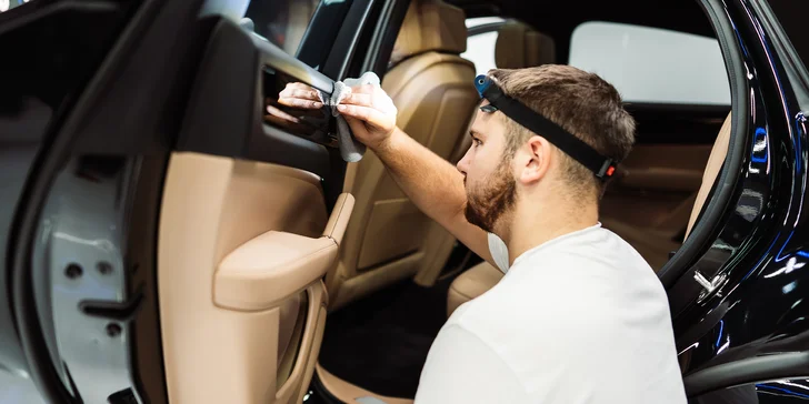 Čištění auta: interiérové i kompletní balíčky vč. tepování sedaček a mytí karoserie