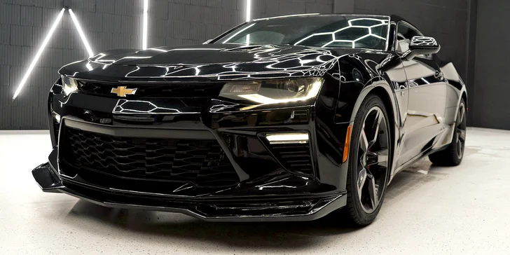 Nadupaný Chevrolet Camaro SS na svezení od soumraku do úsvitu i celý víkend po celé ČR