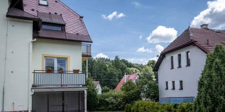 Parkování máte zajištěné přímo u apartmánového domu.
