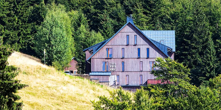 Týdenní letní pobyt pro 4 až 8 osob v luxusním apartmánu v Krkonoších