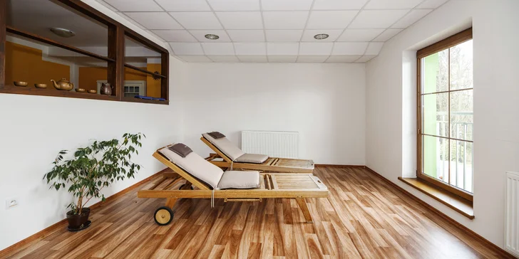Čekat tu na vás bude finská sauna, kde se příjemně prohřejete, a také vířivka, která nechá odbublat veškerý stres.