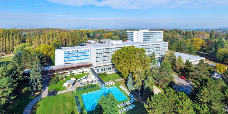 Lázeňský pobyt v Piešťanech s all inclusive stravou, léčebnou koupelí i bazény