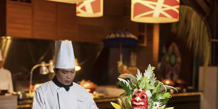 Z restaurace Cocos Beach budete mít výhled na oceán, z restaurace Cro­cokiss se pokocháte pohledem na tropickou zahradu.