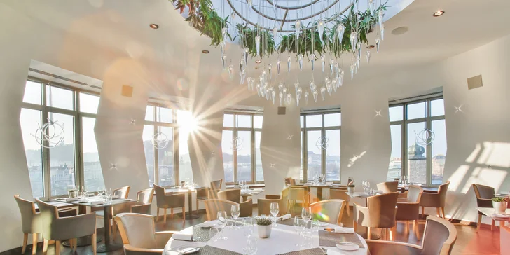 Restaurace Ginger&Fred se nachází v 7. patře Tančícího domu.