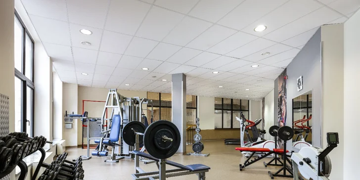 Pokud byste zatoužili i po troše pohybu, zavítejte do posilovny nebo sportovní haly. 