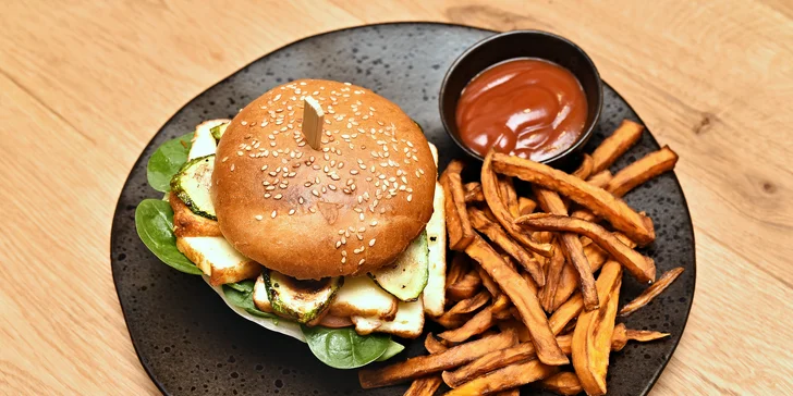 Vyberou si i vegetariáni - Submarine burger se sýrem halloumi je to pravé.