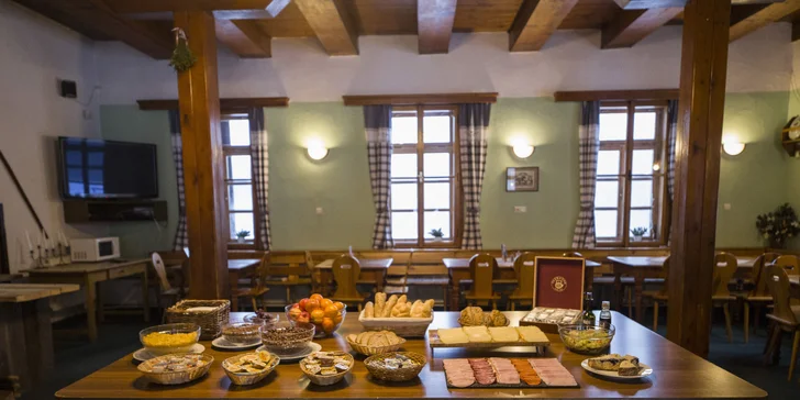 Penzion má svou vlastní restauraci s tradiční domácí kuchyní, na které si jistě pochutnáte. 