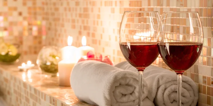 Amosféru spríjemnia dva drinky podľa vlastného výberu.